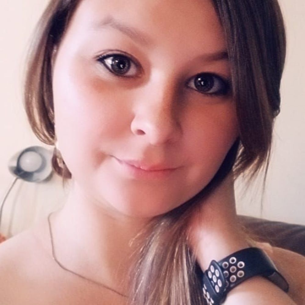 Meet your Posher, Cassandra